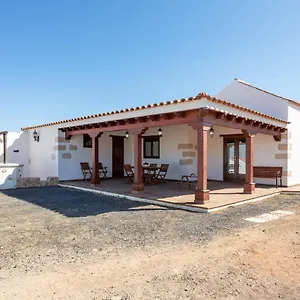Villa Home2book Finca Dos Ruedas, La Ampuyenta
